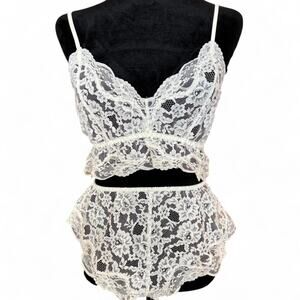 Victoria’s Secret White Lace Camisole & Tap Short Set –(90s)